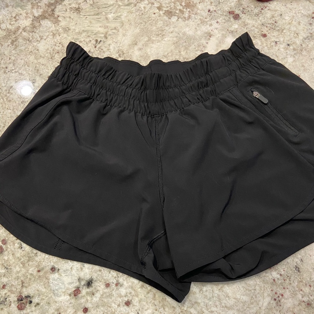 Size 10 Hotty Hot Lulu Shorts in Black